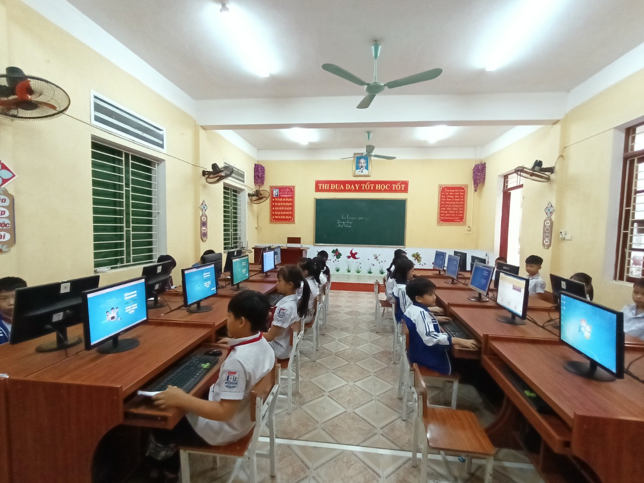 Hơn 5.000 thí sinh tham gia thi Vòng 1 kỳ thi quốc tế Bebras 2022