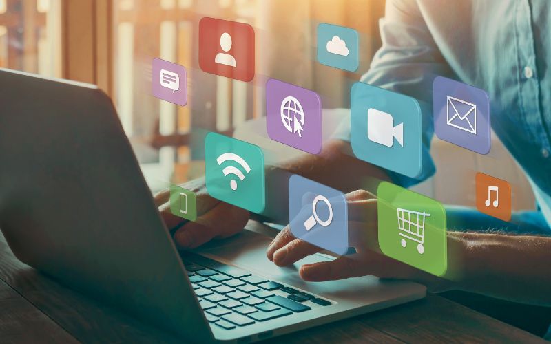 Mở bài IELTS writing task 2 - đề bài về internet Mở bài IELTS writing task 2 - đề bài về internet