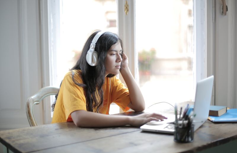 Cách làm Listening IELTS Multiple Choice 